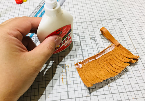 レザークラフト：革の端切れを使用したタッセルの作り方 | ハンドメイド人